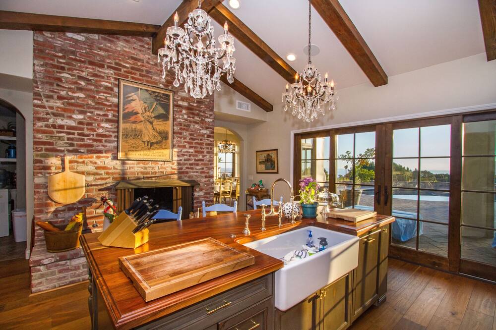 Photo of Kitchen in La Jolla Mesa