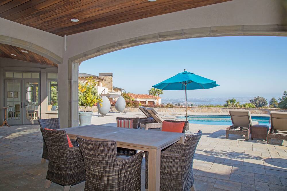 Photo of Patio Balcony in La Jolla Mesa