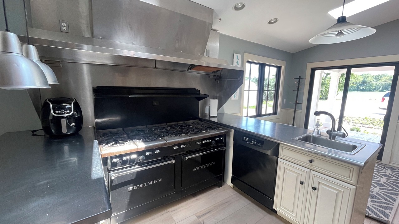 Photo of Kitchen in Twin Lakes