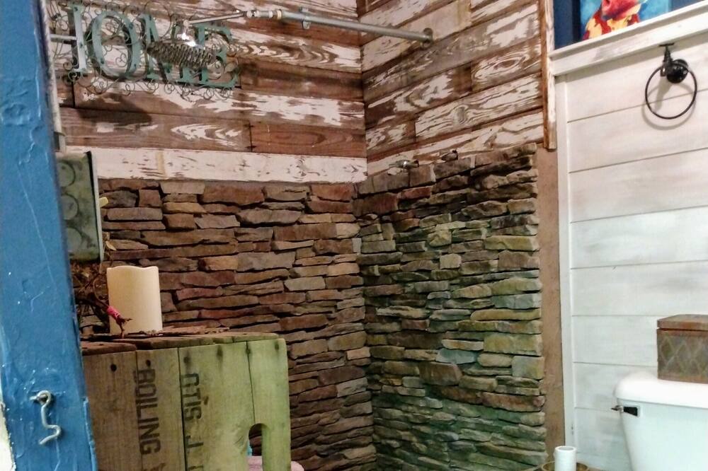 Photo of Bathroom in Wilder