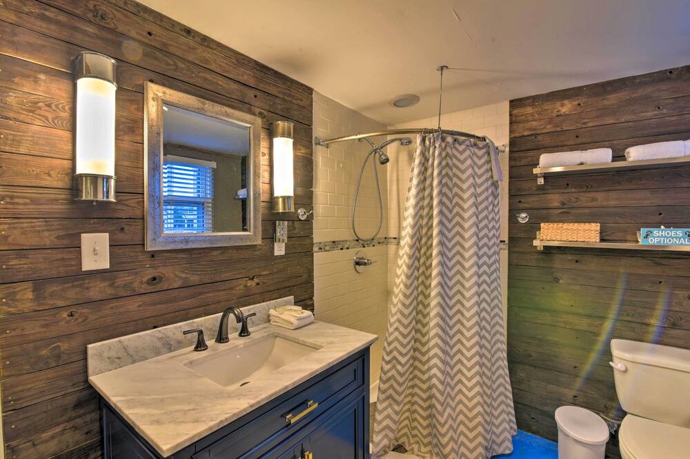 Photo of Bathroom in Bermuda Beach