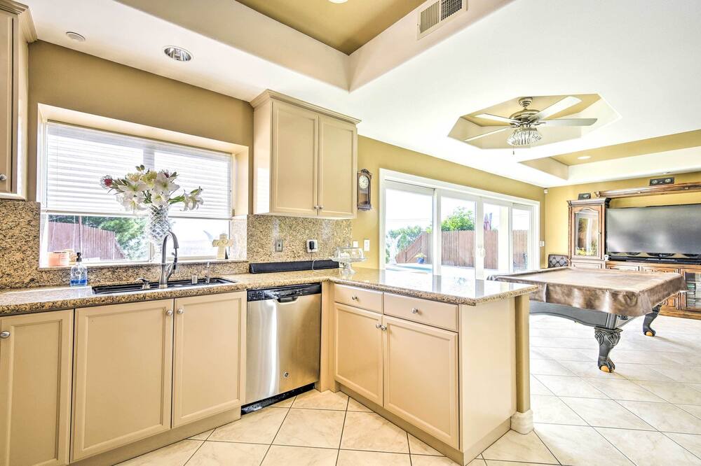 Photo of Kitchen in Sylmar