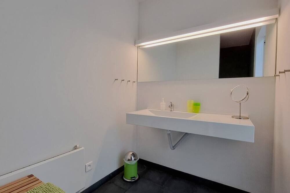 Photo of Bathroom in Saint-Frichoux