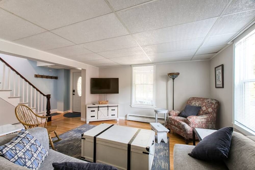 Photo of Others in Housatonic