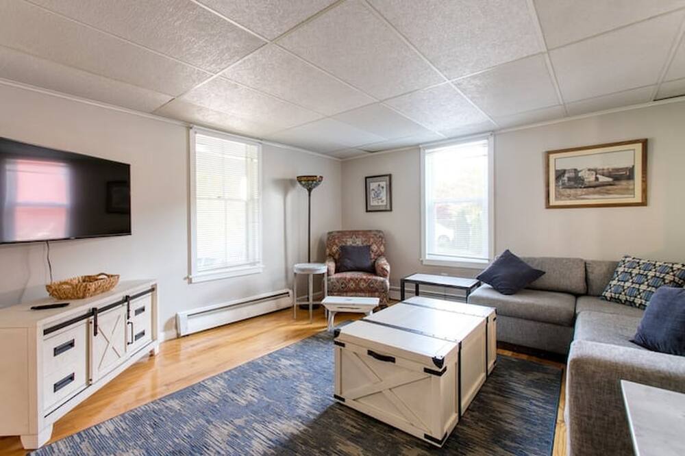 Photo of Others in Housatonic