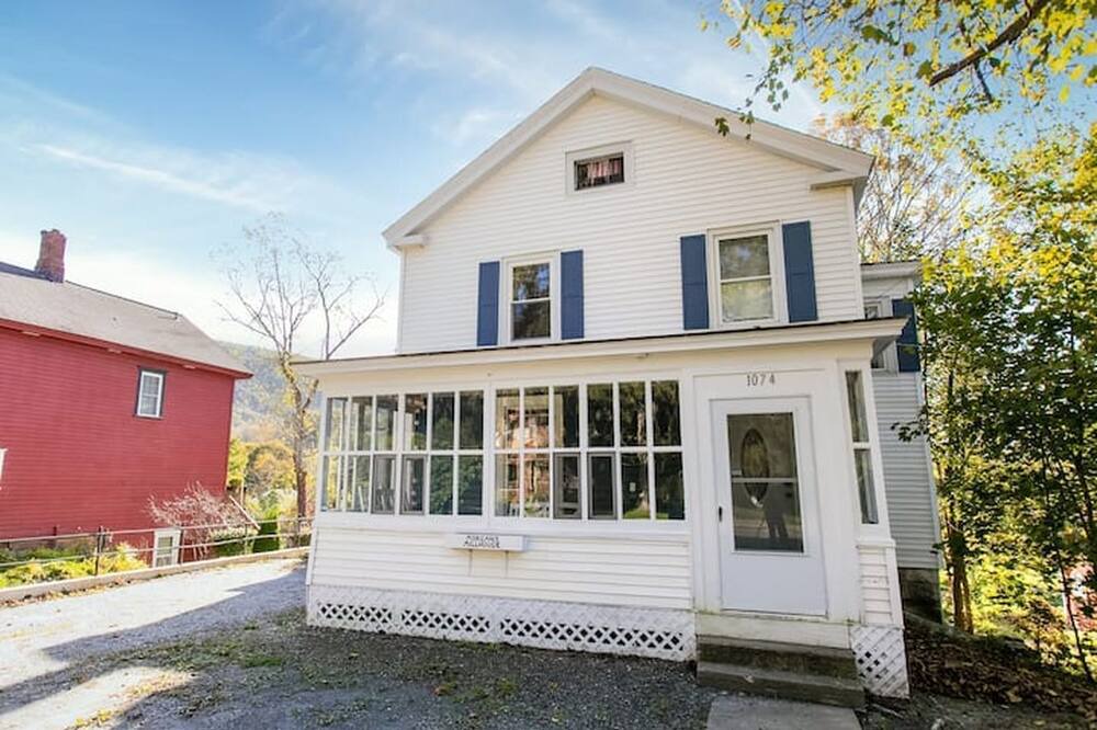 Photo of Outdoor in Housatonic