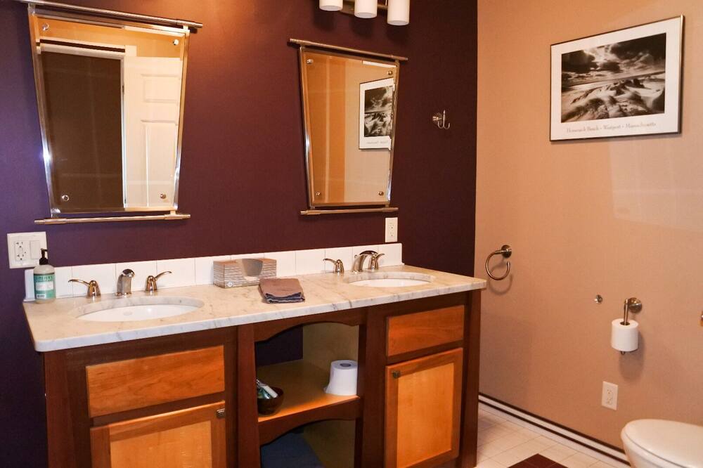 Photo of Bathroom in Alexandria Bay