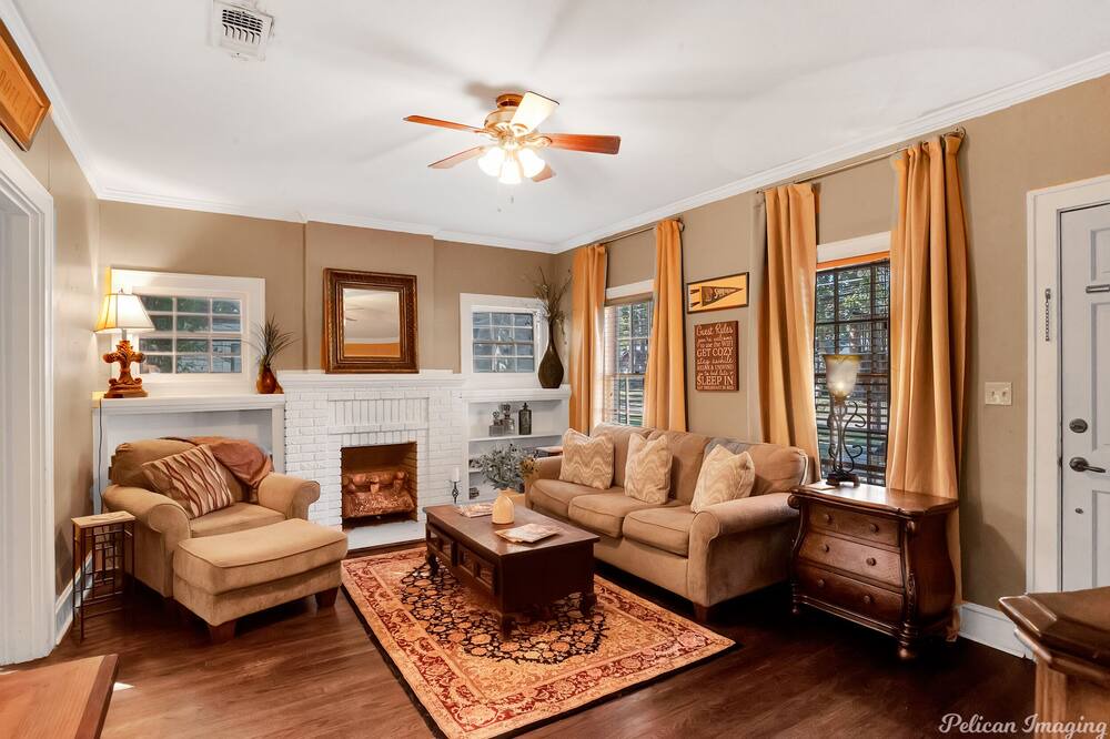 Photo of Livingroom in Broadmoor