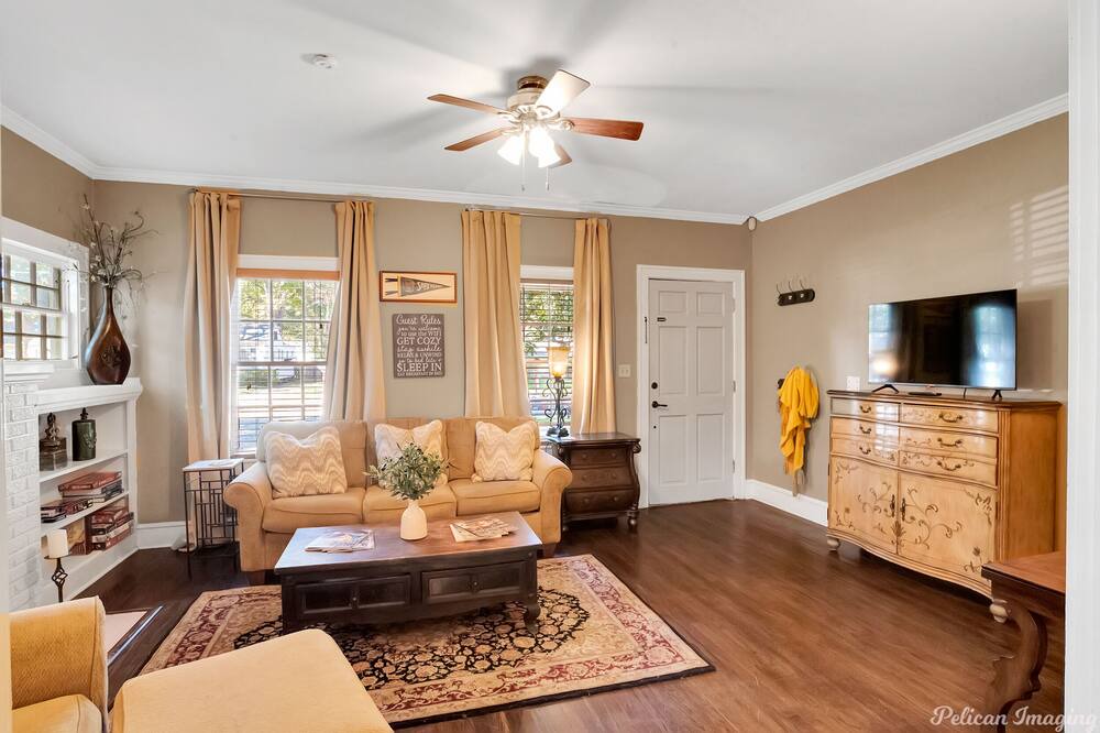 Photo of Livingroom in Broadmoor