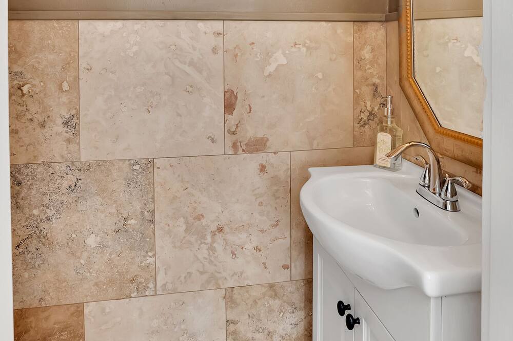 Photo of Bathroom in Broadmoor