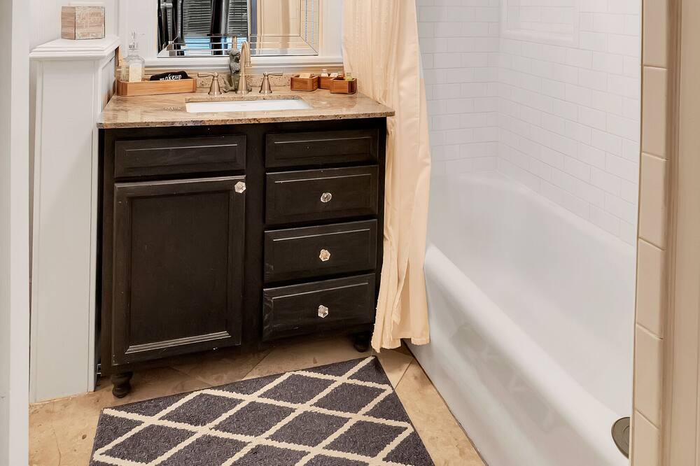 Photo of Bathroom in Broadmoor