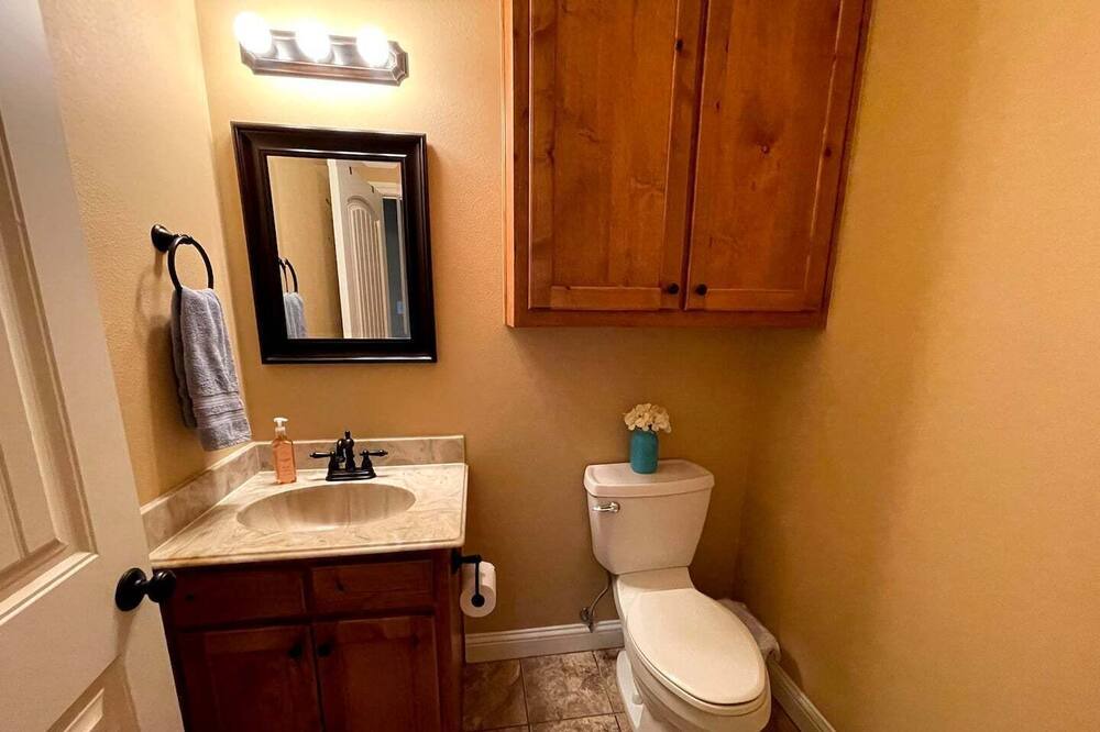 Photo of Bathroom in Yantis
