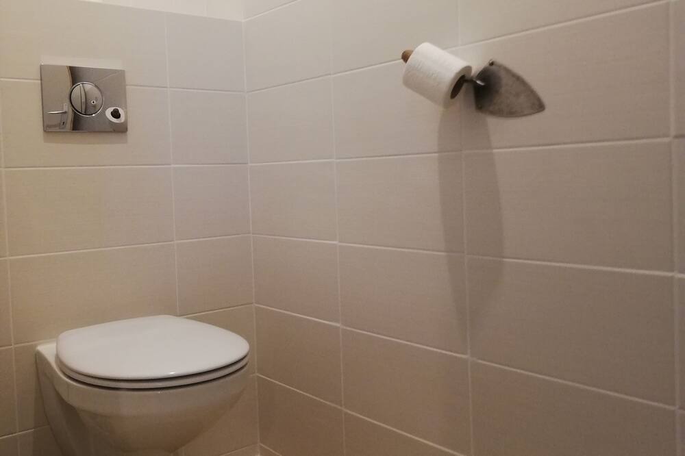 Photo of Bathroom in Paziols