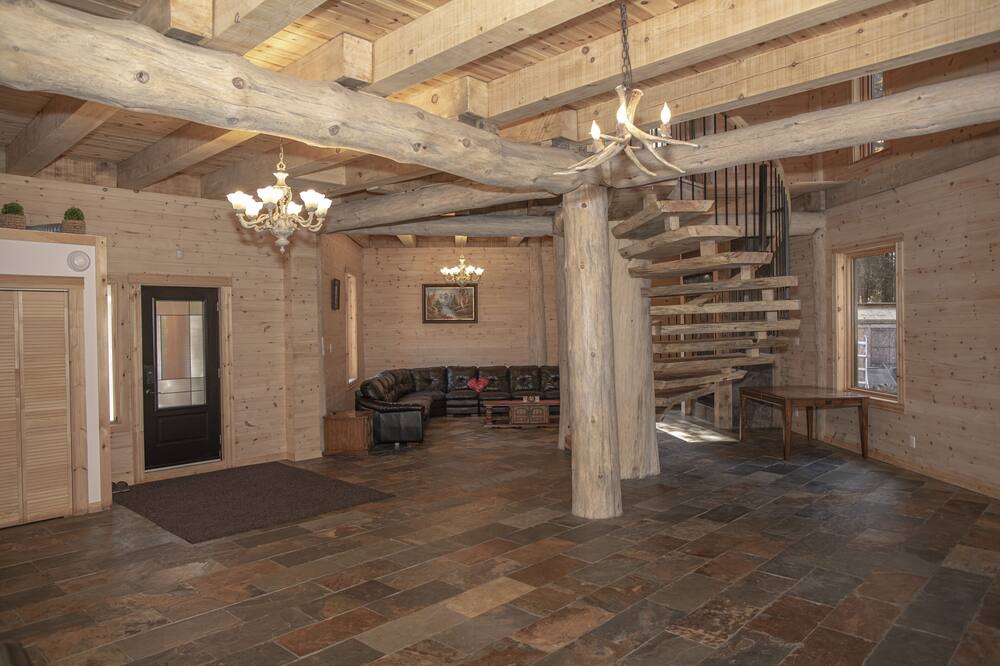 Photo of Livingroom in Wentworth-Nord