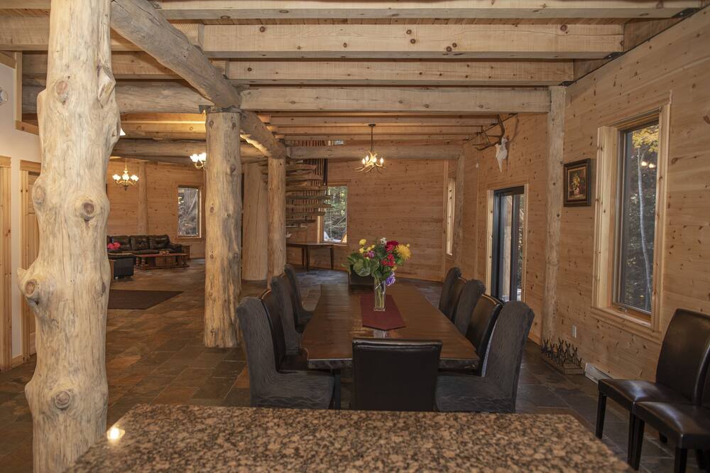 Photo of Livingroom in Wentworth-Nord