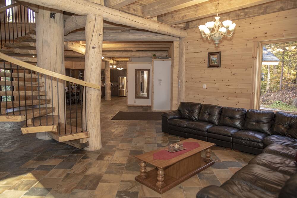 Photo of Livingroom in Wentworth-Nord
