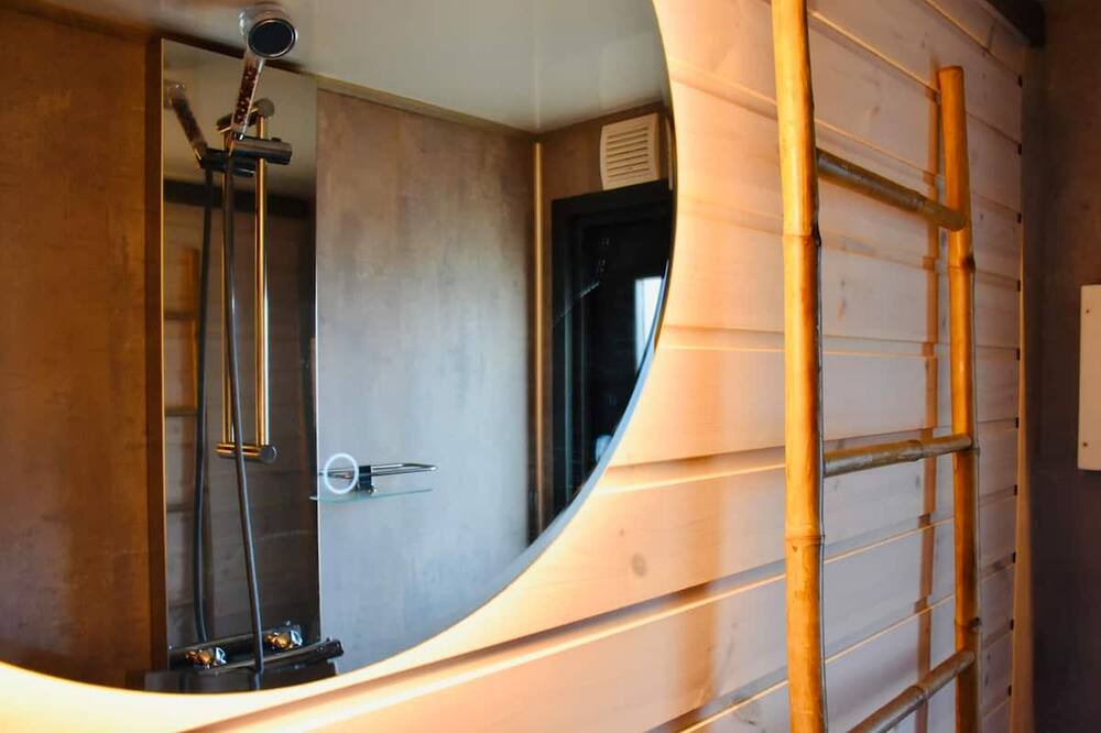 Photo of Bathroom in Guernes