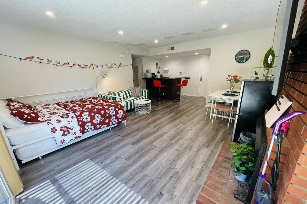 Photo of Bedroom in Fountain Valley