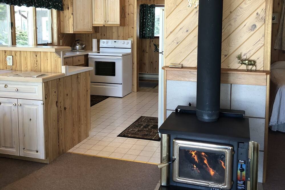 Photo of Kitchen in Unorganized Thunder Bay District