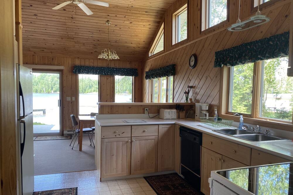 Photo of Kitchen in Unorganized Thunder Bay District