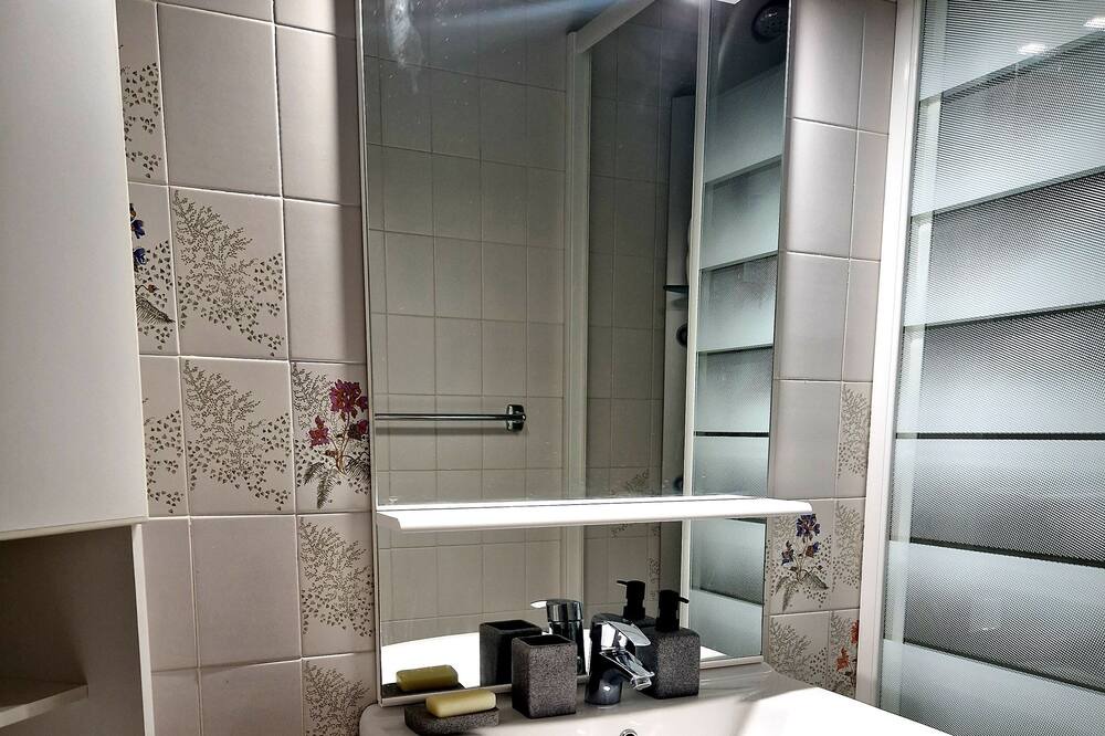 Photo of Bathroom in Savignac-les-Ormeaux