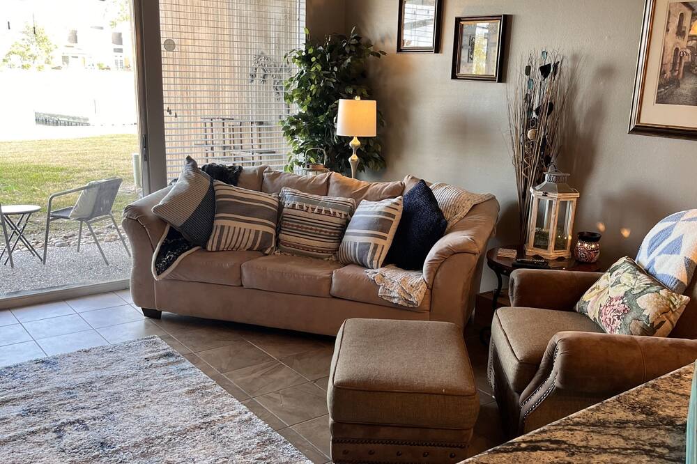 Photo of Livingroom in Walden on Lake Conroe
