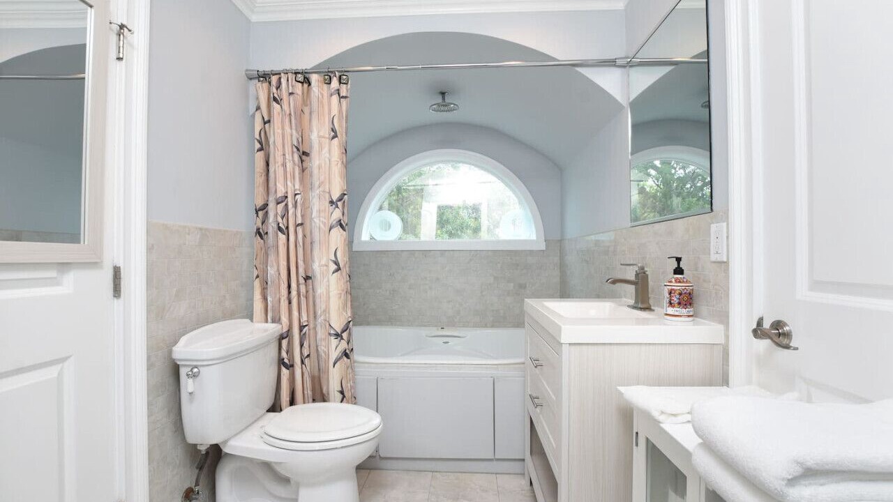 Photo of Bathroom in North Center
