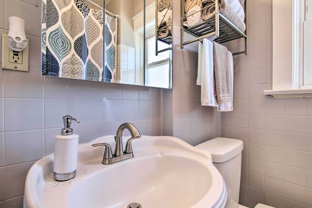 Photo of Bathroom in University City