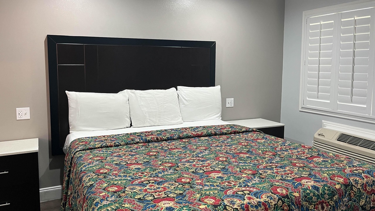 Photo of Others in Dimond