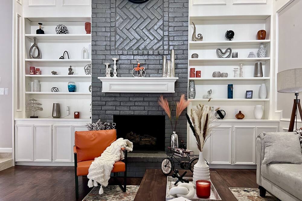 Photo of Livingroom in Pecan Grove
