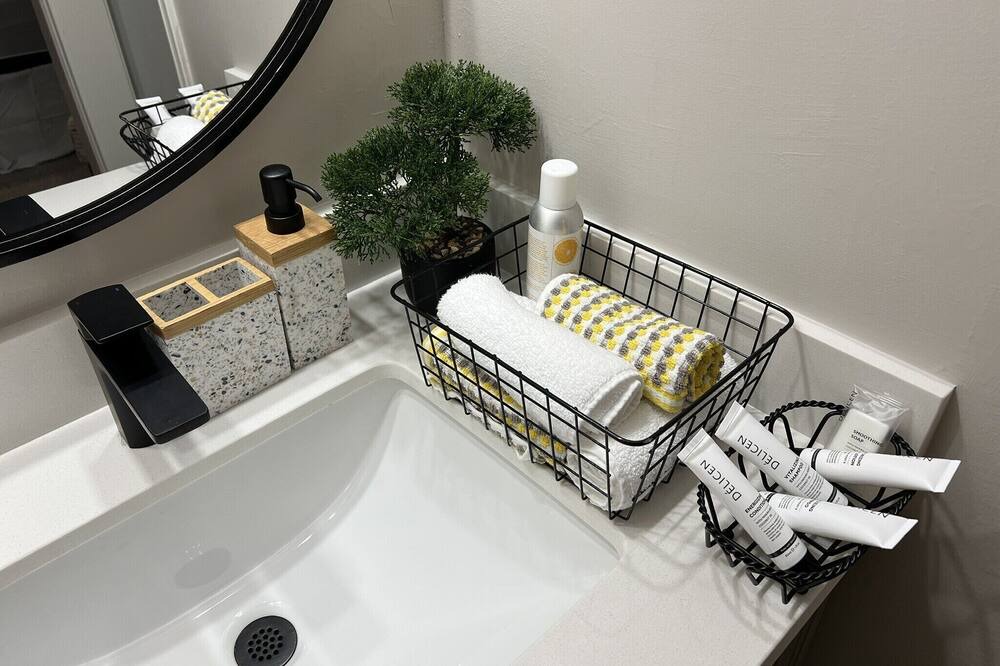 Photo of Bathroom in Pecan Grove