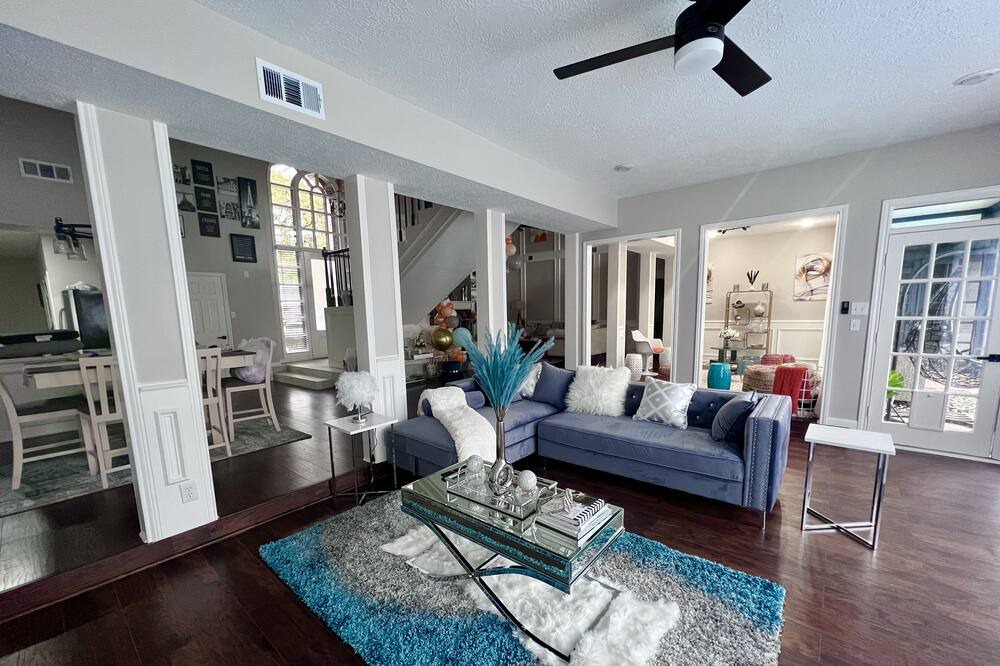 Photo of Bedroom in Pecan Grove