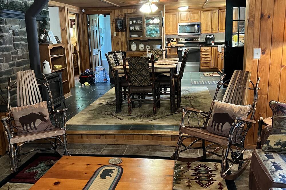 Photo of Livingroom in Boonville