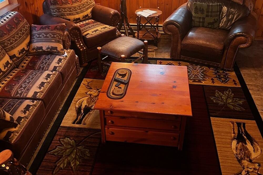 Photo of Livingroom in Boonville