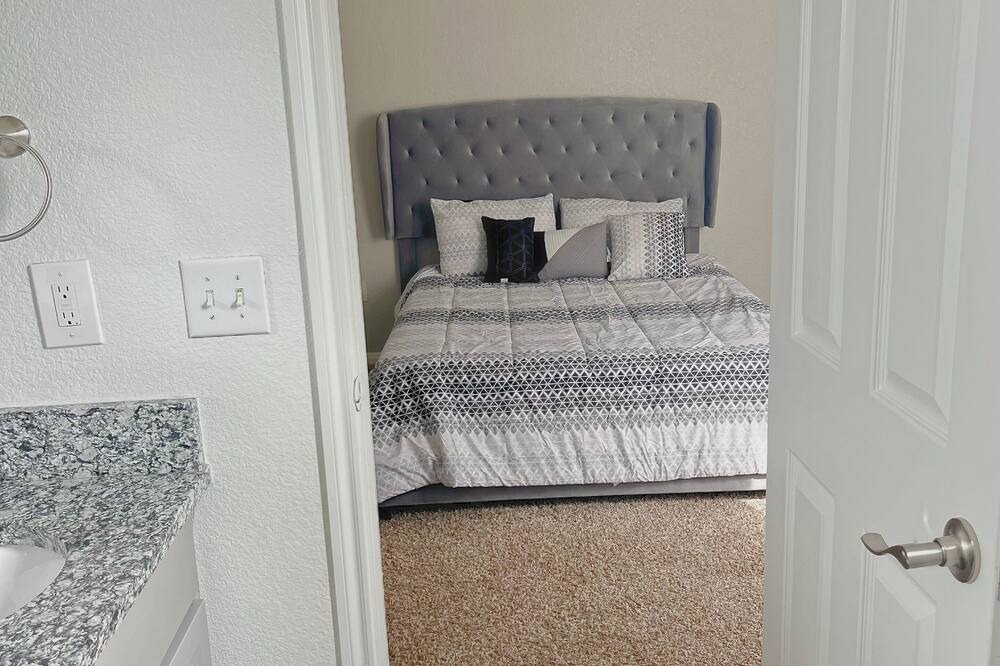 Photo of Bedroom in Hollow Hills