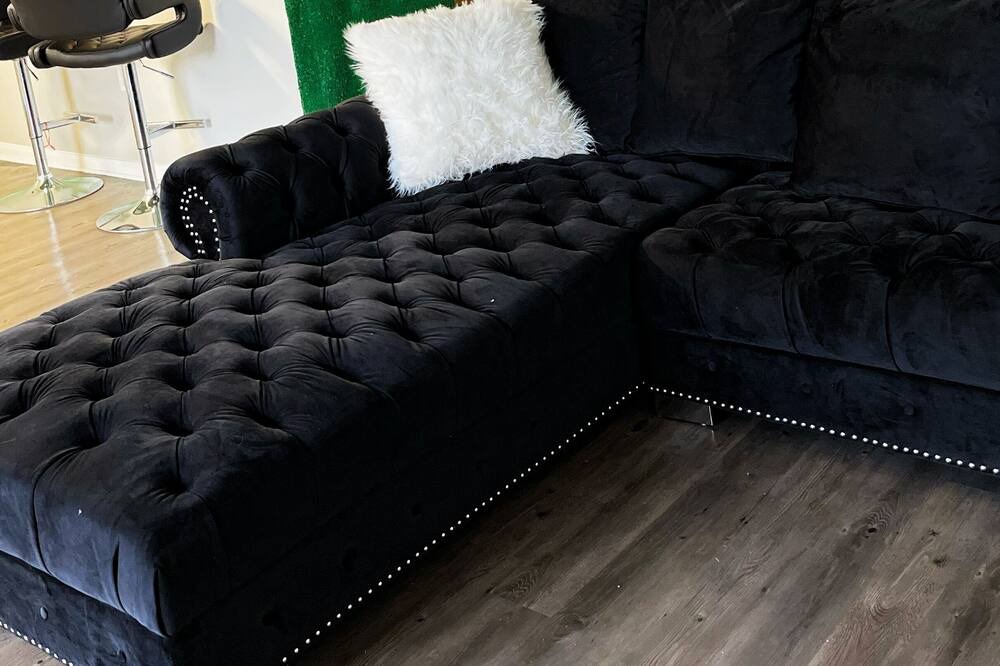 Photo of Livingroom in Hollow Hills