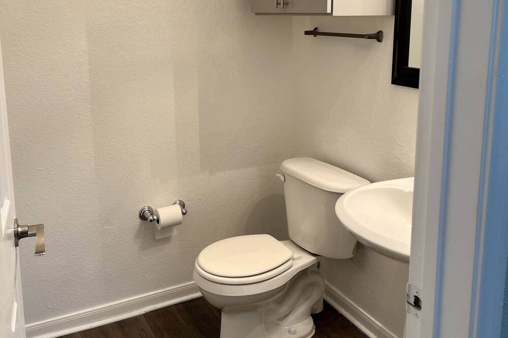 Photo of Bathroom in Hollow Hills