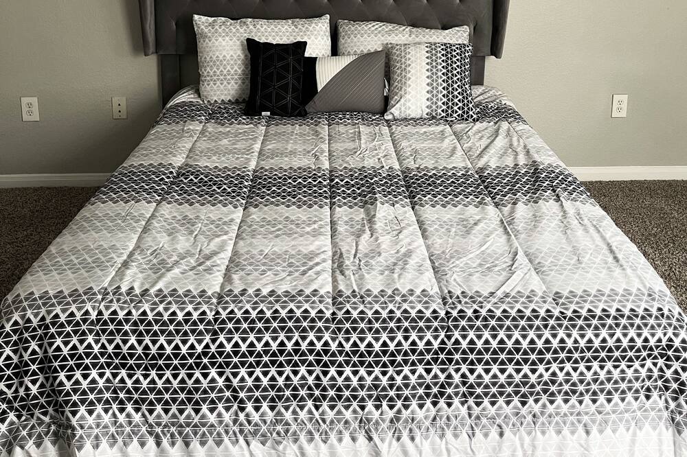Photo of Bedroom in Hollow Hills