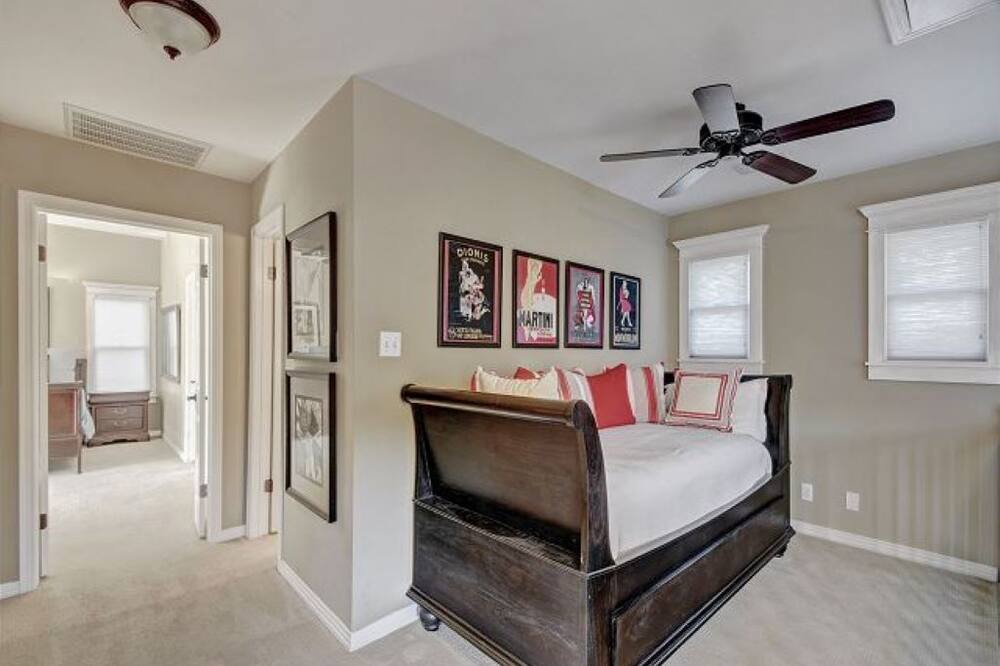 Photo of Bedroom in Volente