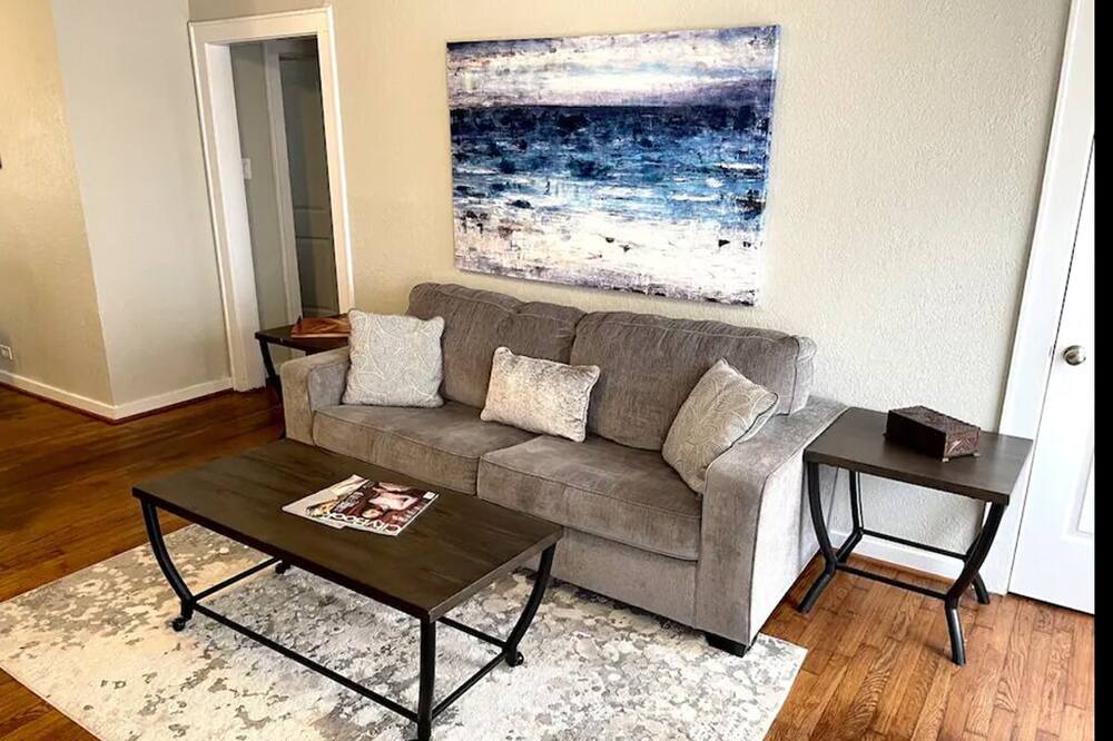 Photo of Livingroom in Texas City