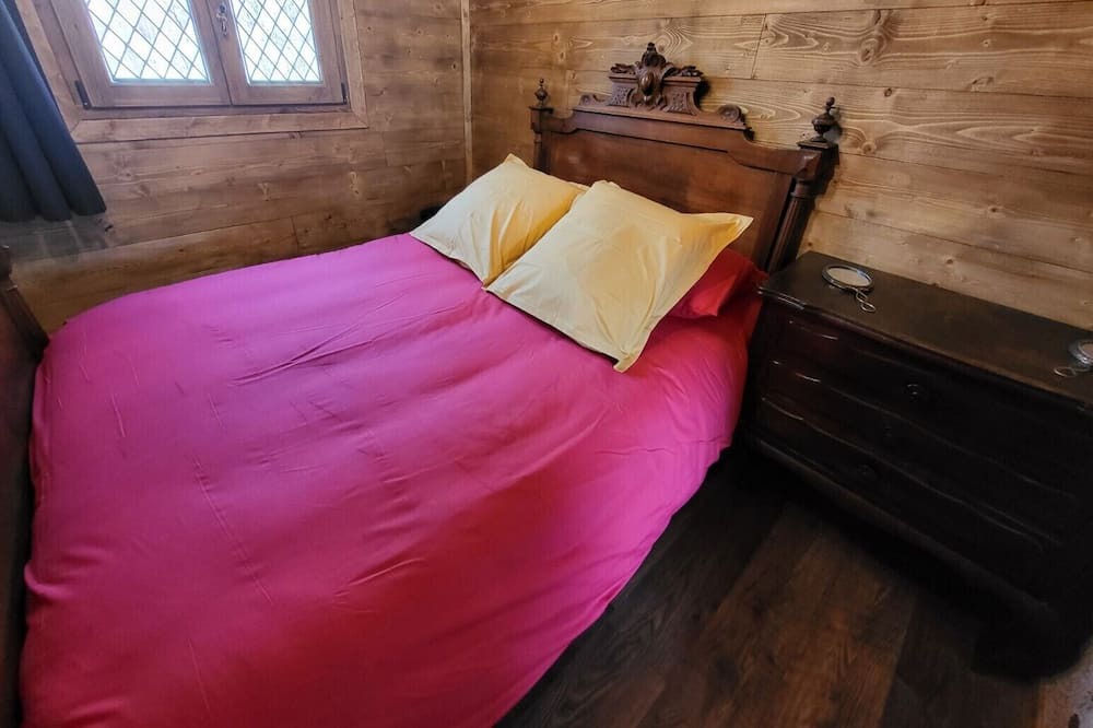 Photo of Bedroom in Saint-Martin-sur-la-Chambre
