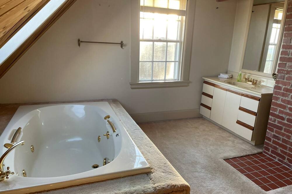 Photo of Bathroom in Shelburne County