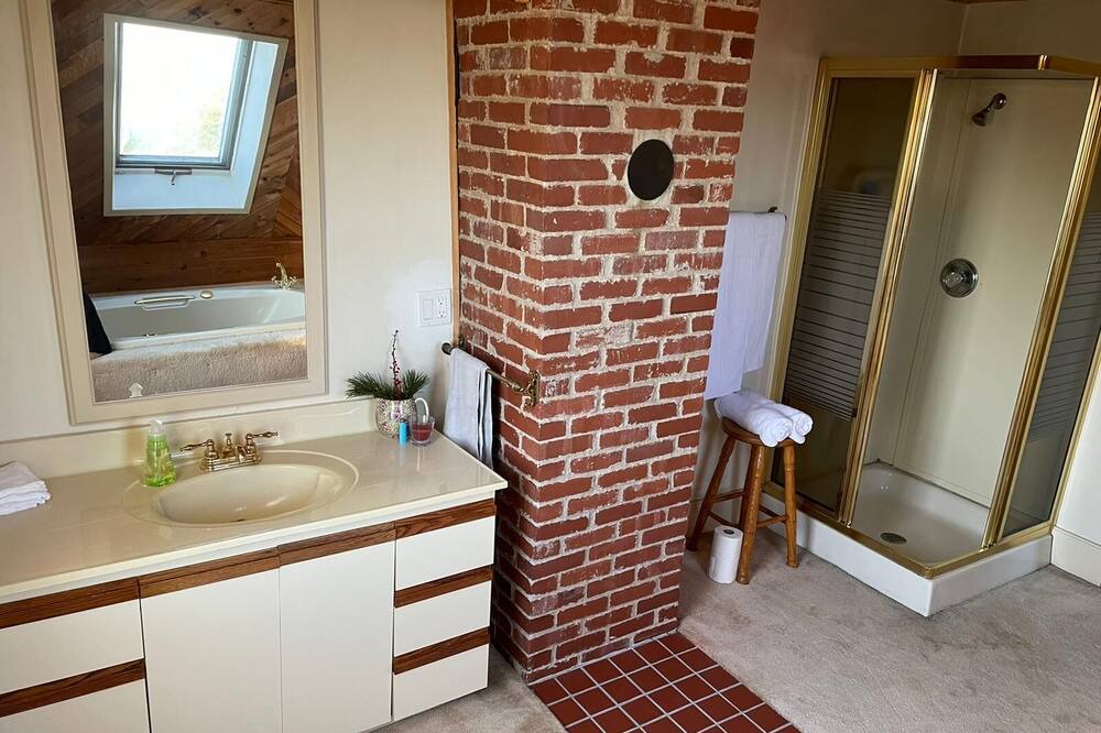 Photo of Bathroom in Shelburne County