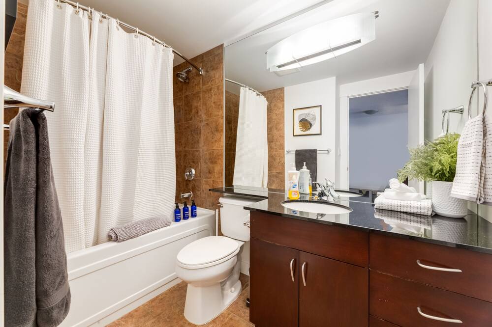 Photo of Bathroom in Haysboro