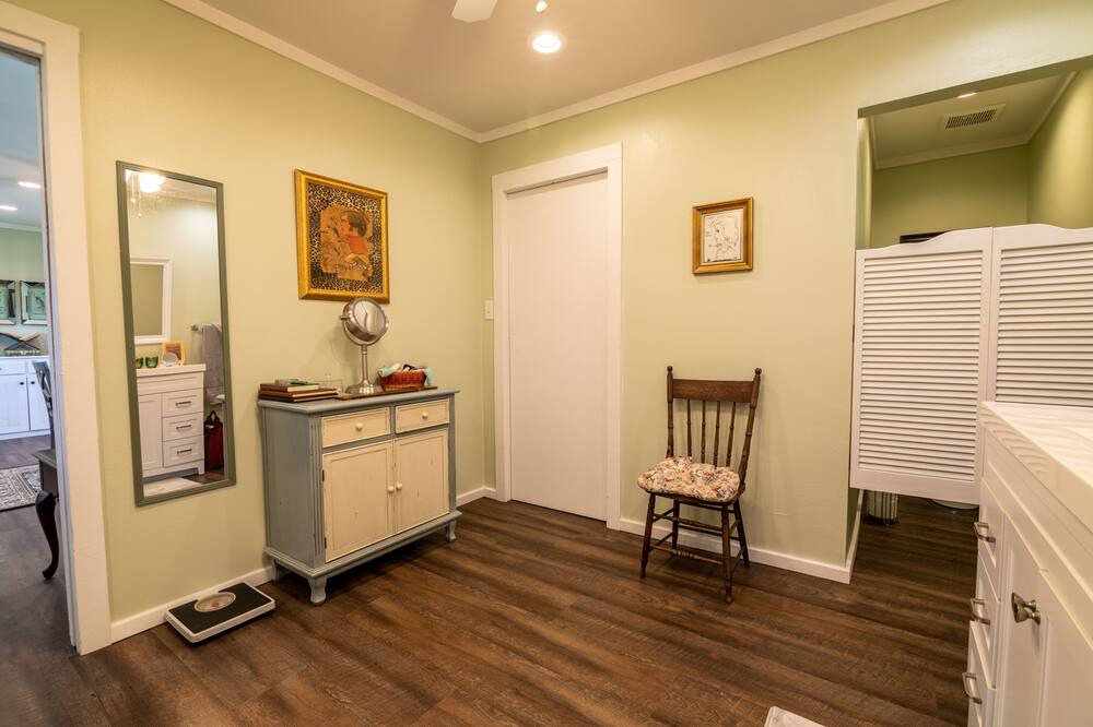 Photo of Bedroom in Pittsburg