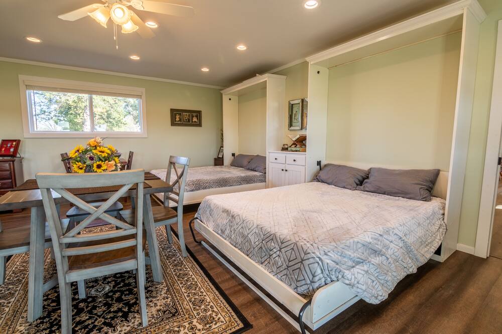 Photo of Bedroom in Pittsburg