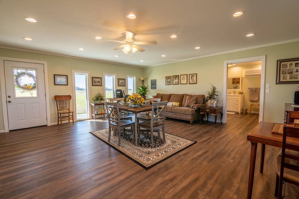 Photo of Livingroom in Pittsburg