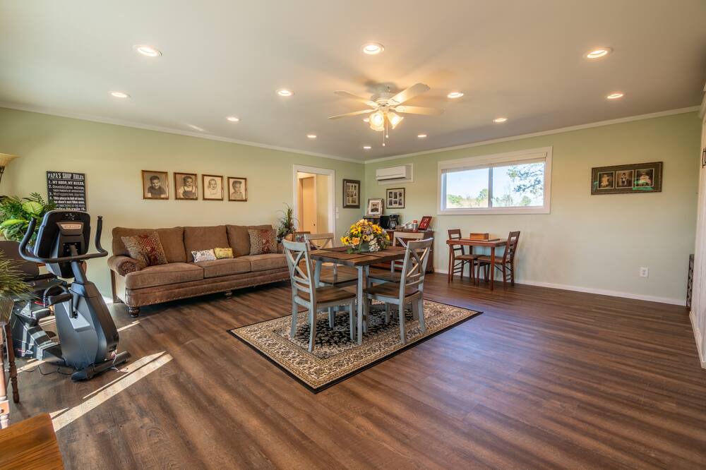 Photo of Livingroom in Pittsburg