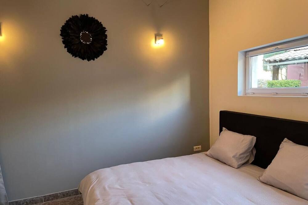 Photo of Bedroom in Roujan