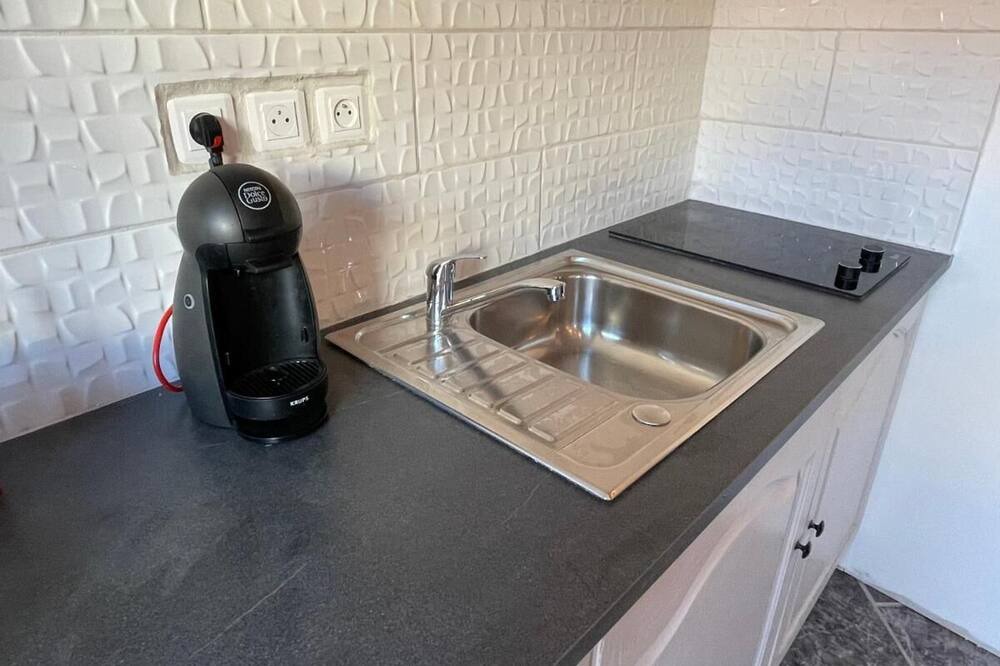 Photo of Kitchen in Roujan